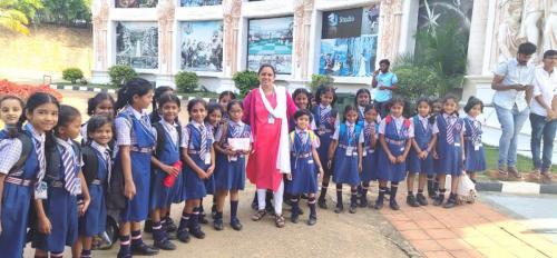 school-tour-3